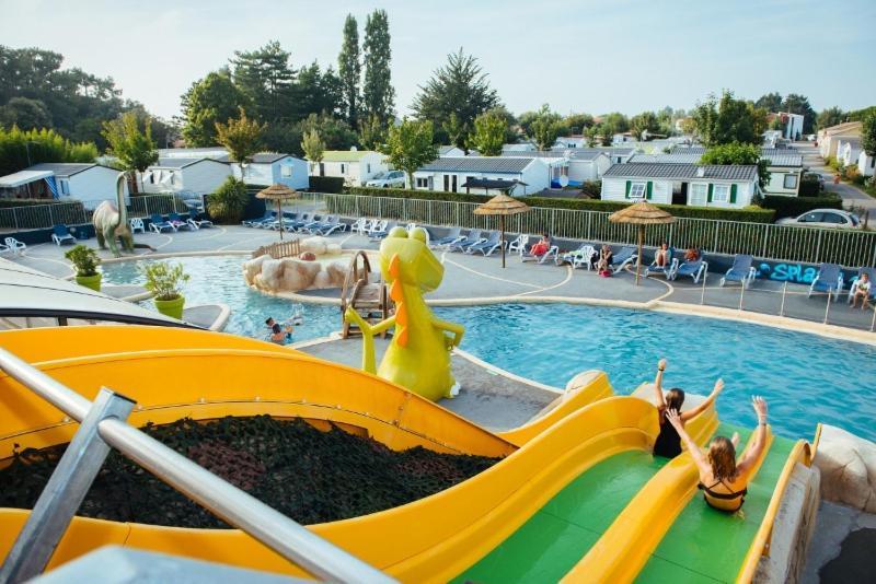 ホテルCamping Maeva Club Les Dinosaures Talmont-Saint-Hilaire エクステリア 写真